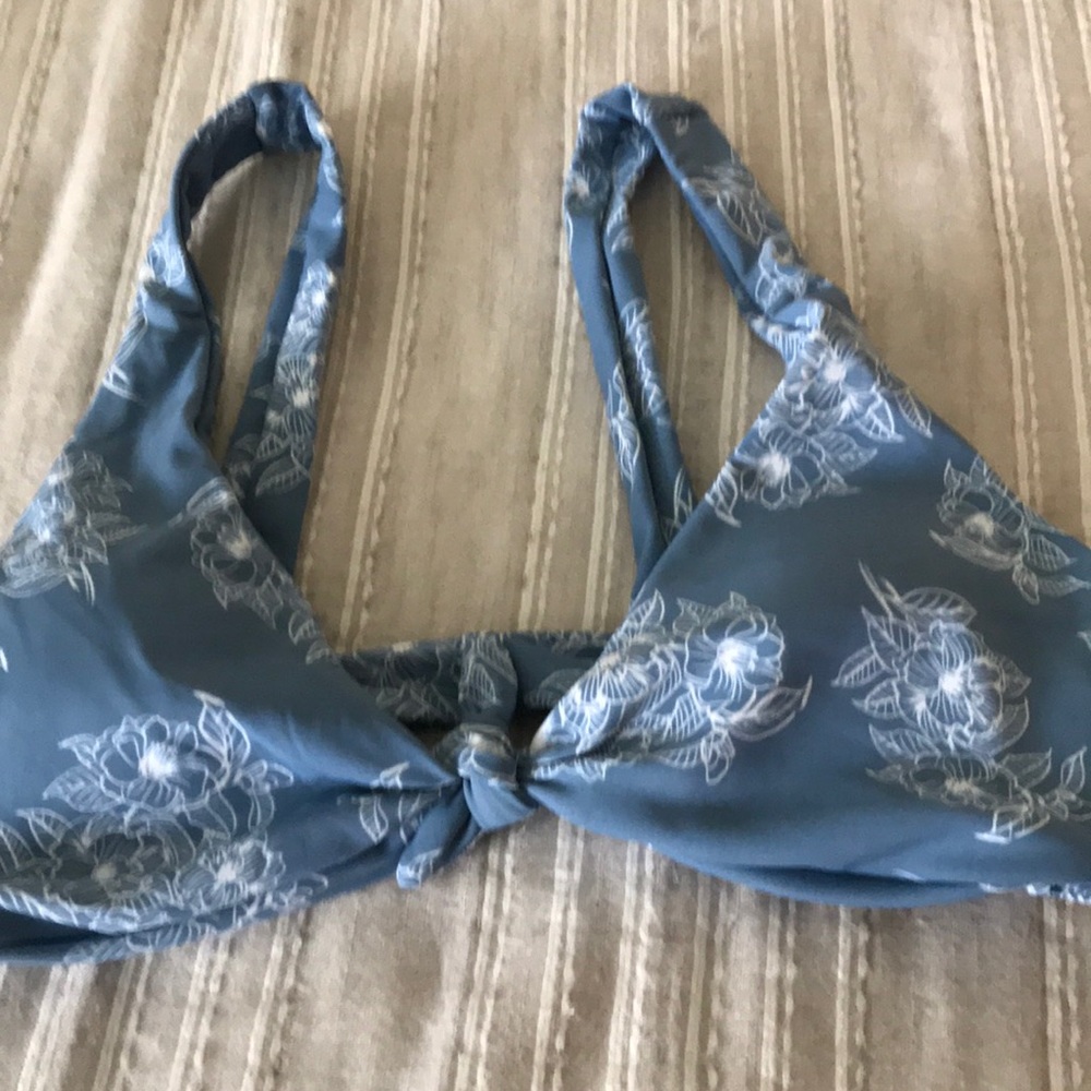 Bikini - Picture 5 of 6